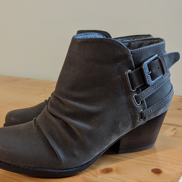 Bare Trap Reid Ankle Bootie Olive Green Side Zipper Heel Strap Metal Buckle - Picture 6 of 15